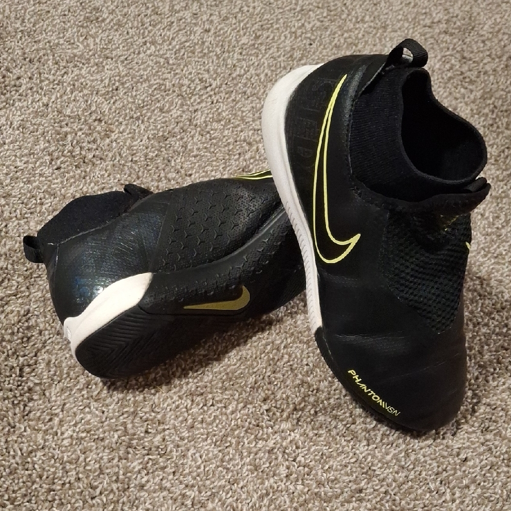 Nike Phantom VSN Black and Yellow Shoes